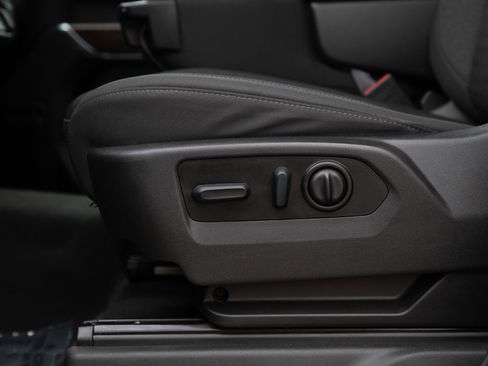 Used 2022 GMC Sierra 2500 SLE w/ SLE Value Package; image 24