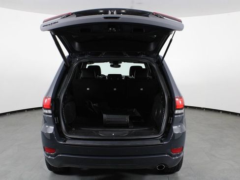 Used 2018 Jeep Grand Cherokee Altitude AWD/4WD image 15