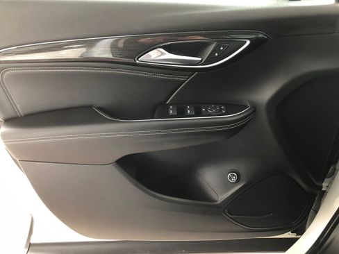 Used 2022 Buick Envision Preferred FWD image 34