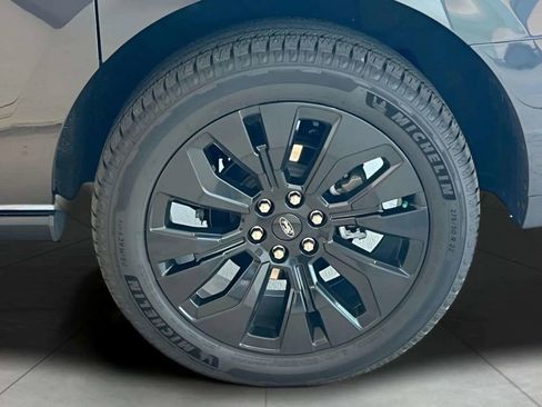 Used 2025 Ford Expedition Max Platinum w/ Stealth Appearance Package image 32