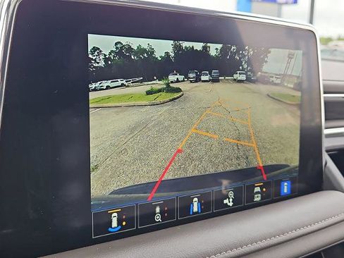 Used 2022 GMC Yukon SLT w/ SLT Luxury Package RWD image 14
