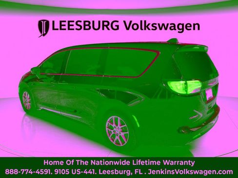 Used 2024 Chrysler Voyager LX FWD image 9