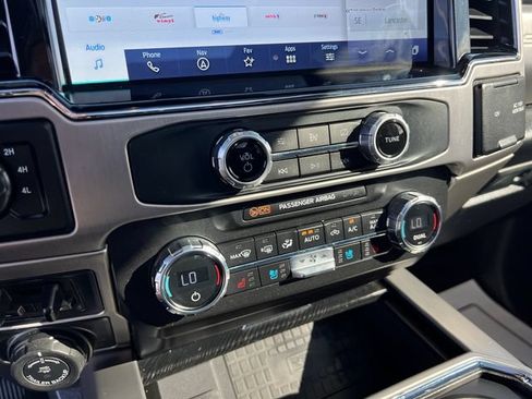 Certified 2022 Ford F350 Platinum AWD/4WD image 19