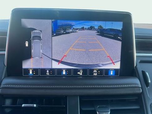 Used 2021 Chevrolet Suburban Z71 w/ Luxury Package image 24