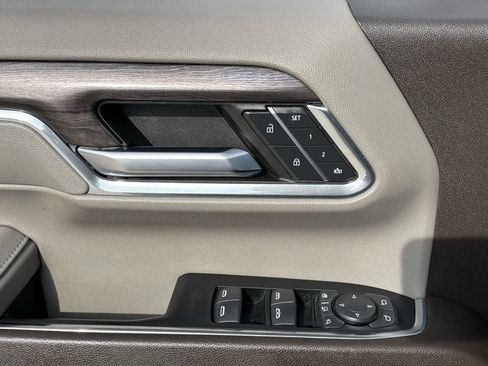 Used 2024 Chevrolet Silverado 2500 LTZ w/ LTZ Convenience Package image 21