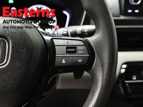 Used 2023 Honda Pilot LX image 16