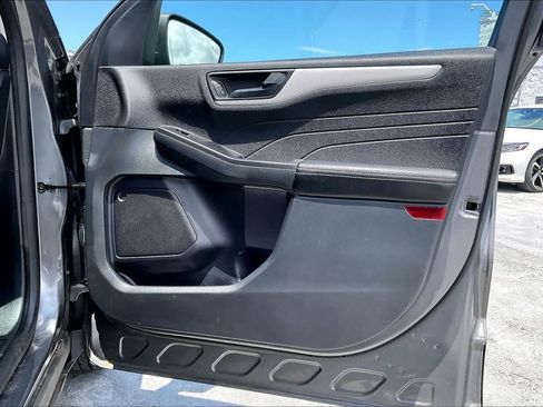 Used 2022 Ford Escape SE FWD image 28