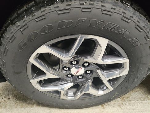 New 2026 GMC Sierra 1500 SLT w/ SLT Premium Plus Package image 17