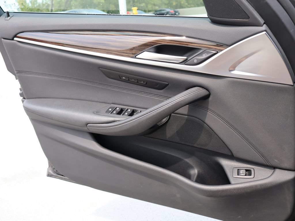 Used 2019 BMW 530i xDrive w/ Convenience Package AWD/4WD image 39