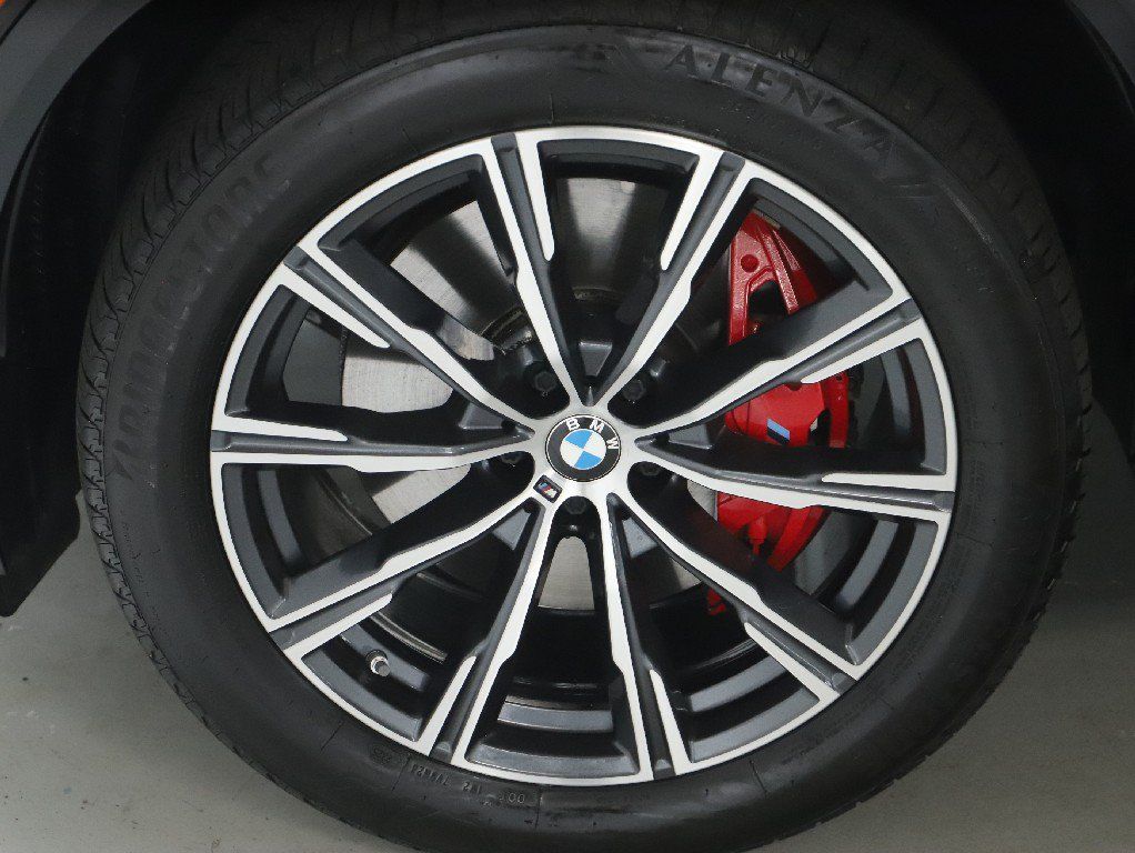 Used 2024 BMW X5 xDrive40i w/ M Sport Package AWD/4WD image 38