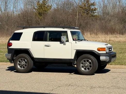 Used 2012 Toyota FJ Cruiser 4WD w/ Convenience Pkg image 7