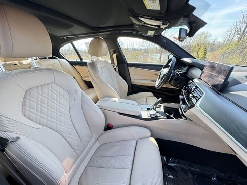 Certified 2023 BMW 530i xDrive w/ Convenience Package image 29