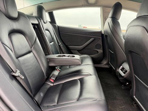 Used 2022 Tesla Model 3 RWD image 17