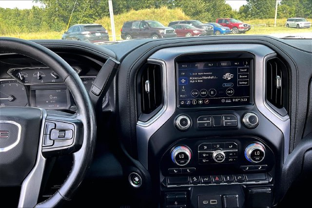 Used 2020 GMC Sierra 2500 SLE w/ SLE Value Package; AWD/4WD image 10