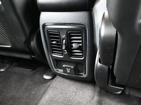 Used 2018 Jeep Grand Cherokee Altitude image 35