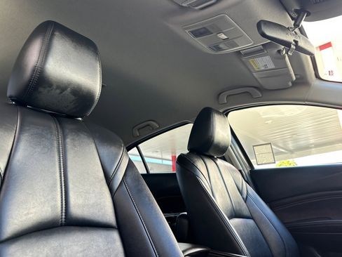 Used 2017 MAZDA MAZDA3 Touring image 18