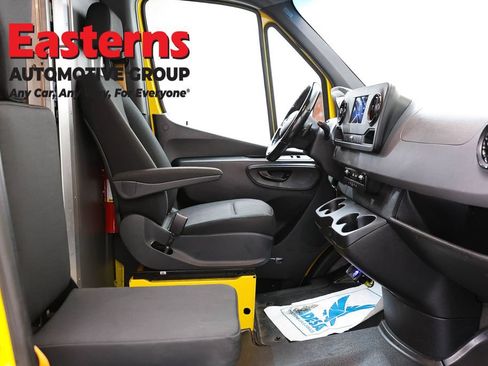 Used 2021 Mercedes-Benz Sprinter 2500 w/ Acoustic Package image 20