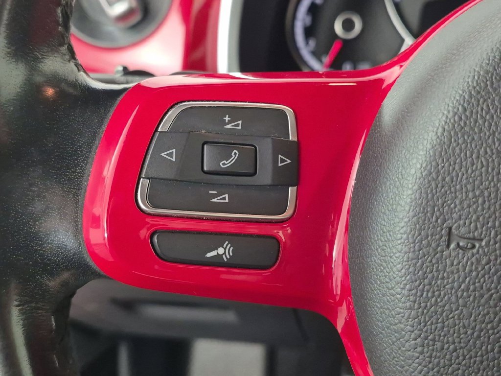Used 2014 Volkswagen Beetle TDI FWD image 18