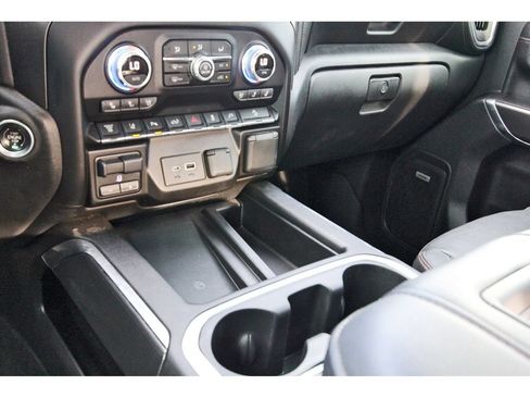 Used 2021 GMC Sierra 2500 AT4 w/ AT4 Premium Plus Package AWD/4WD image 30