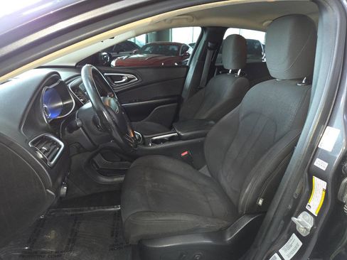 Used 2015 Chrysler 200 Limited w/ Convenience Group FWD image 18