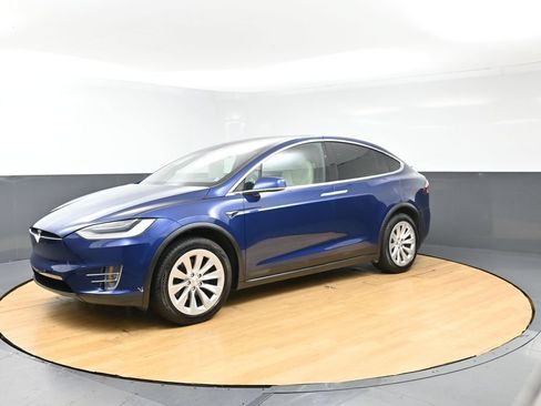 Used 2020 Tesla Model X Long Range AWD/4WD image 5