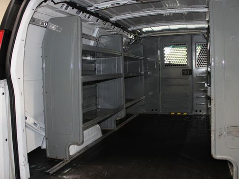 Used 2012 Chevrolet Express 1500 RWD image 24