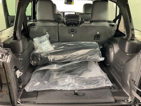 New 2026 Jeep Wrangler Unlimited Sahara image 17