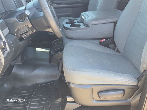 Used 2016 RAM 1500 Express RWD image 19