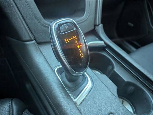 Used 2018 Cadillac XT5 Luxury w/ Driver Awareness Package image 12