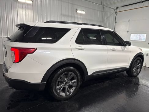 Used 2021 Ford Explorer XLT w/ Equipment Group 202A AWD/4WD image 3
