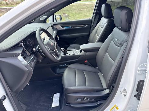 New 2026 Cadillac XT5 Sportv w/ LPO, Floor Liner Package image 8
