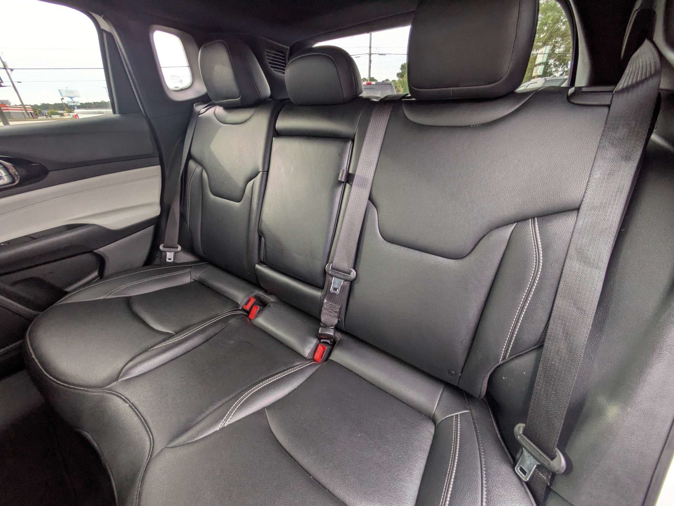 Used 2025 Jeep Compass Limited AWD/4WD image 13