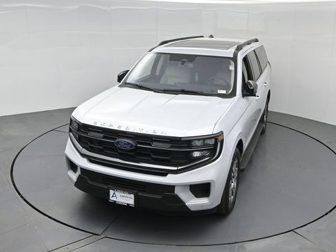 Used 2025 Ford Expedition Max Active AWD/4WD image 43