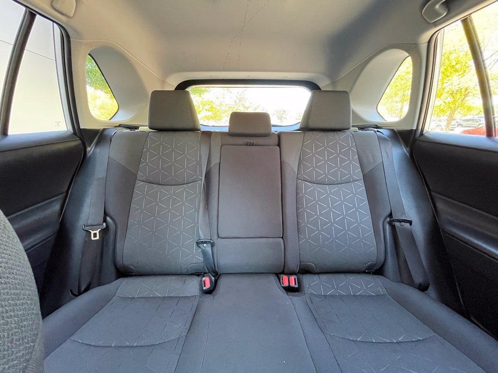 Used 2021 Toyota RAV4 XLE AWD/4WD image 30