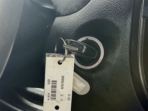 Used 2016 Mercedes-Benz Metris Passenger image 26