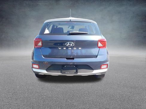 Used 2025 Hyundai Venue Limited FWD image 4