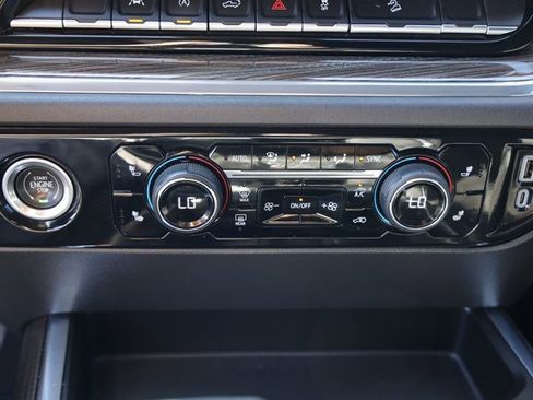 Used 2023 Chevrolet Silverado 1500 RST w/ Z71 Off-Road Package image 18