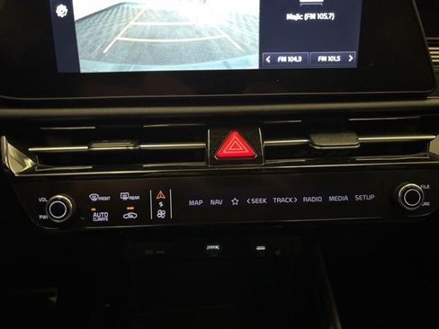 Certified 2023 Kia Niro EX Touring FWD image 19