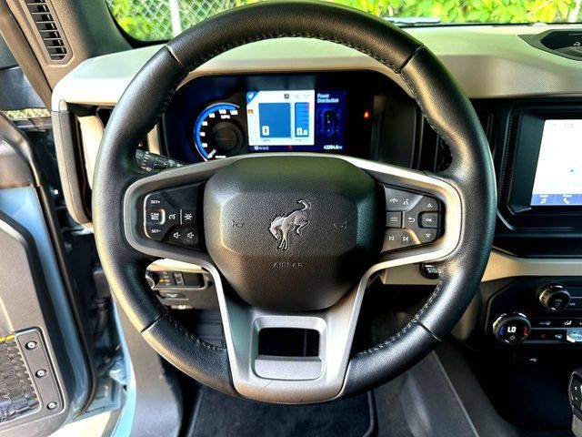 Used 2023 Ford Bronco Badlands w/ Sasquatch Package AWD/4WD image 11