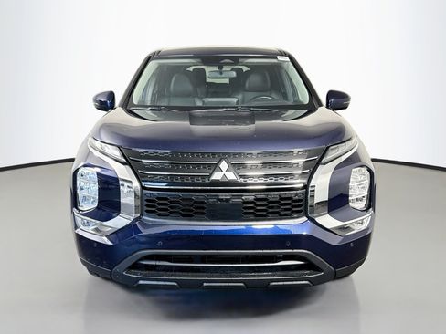 Used 2023 Mitsubishi Outlander SE FWD image 2