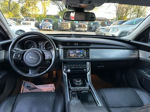 Used 2017 Jaguar XF Prestige AWD/4WD image 22