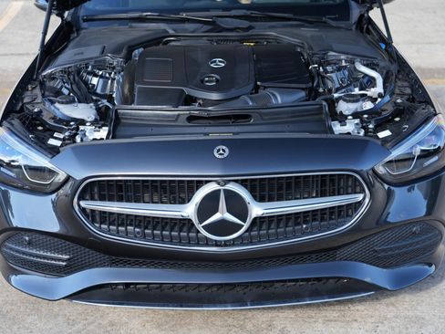 Used 2022 Mercedes-Benz C 300 4MATIC Sedan w/ Exclusive Trim Package image 7