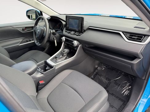 Used 2020 Toyota RAV4 LE w/ All Weather Liner Package AWD/4WD image 27