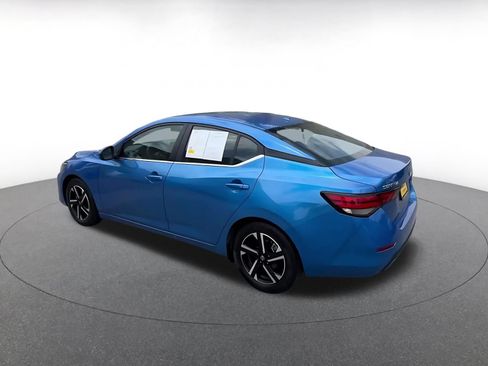 Used 2025 Nissan Sentra SV FWD image 10