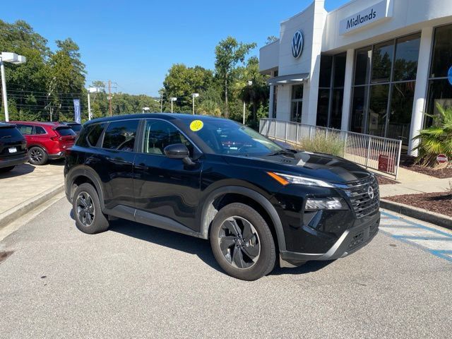 Used 2025 Nissan Rogue SV FWD image 1