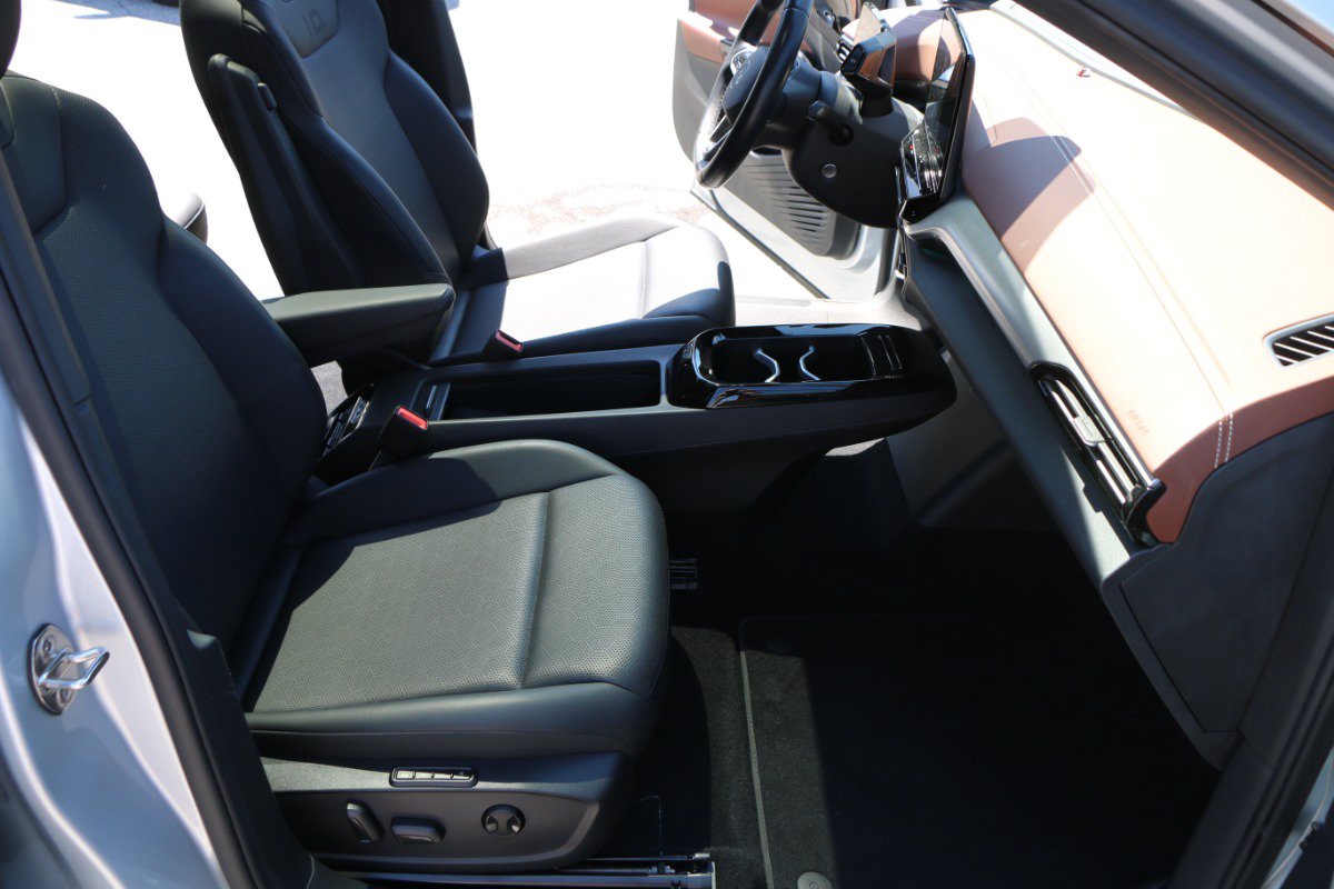 Used 2021 Volkswagen ID.4 Pro S RWD image 28