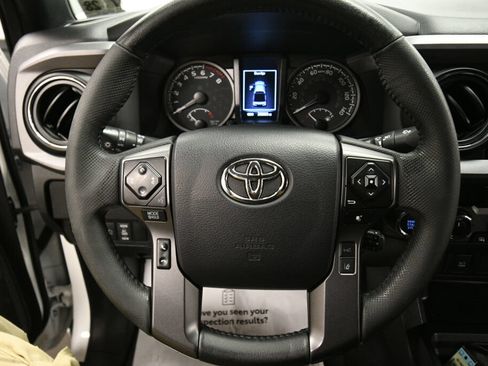 Used 2023 Toyota Tacoma TRD Off-Road AWD/4WD image 12