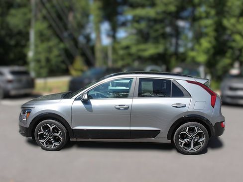 Certified 2024 Kia Niro EX Touring FWD image 5