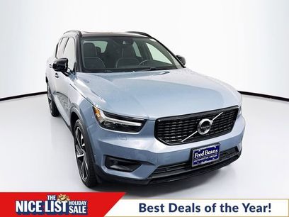 Used 2021 Volvo XC40 T5 R-Design w/ Advanced Package