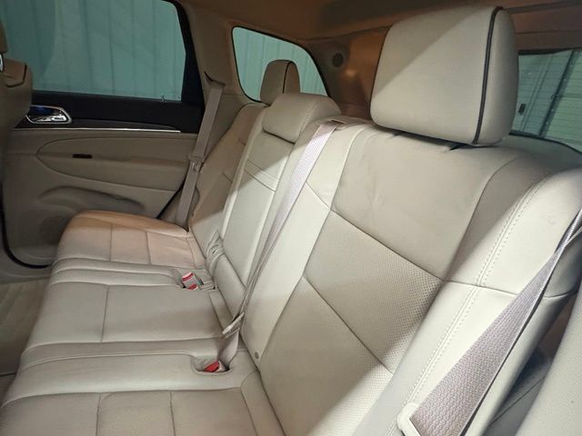 Used 2014 Jeep Grand Cherokee Overland w/ Advanced Technology Group AWD/4WD image 14